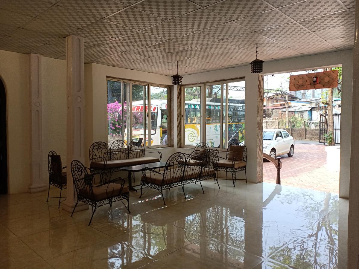 Oyo 11395 Hotel Ritz Heritage Lonavala Exteriör bild