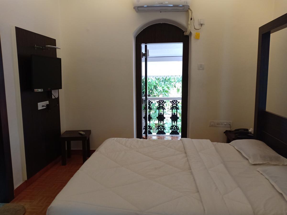 Oyo 11395 Hotel Ritz Heritage Lonavala Exteriör bild