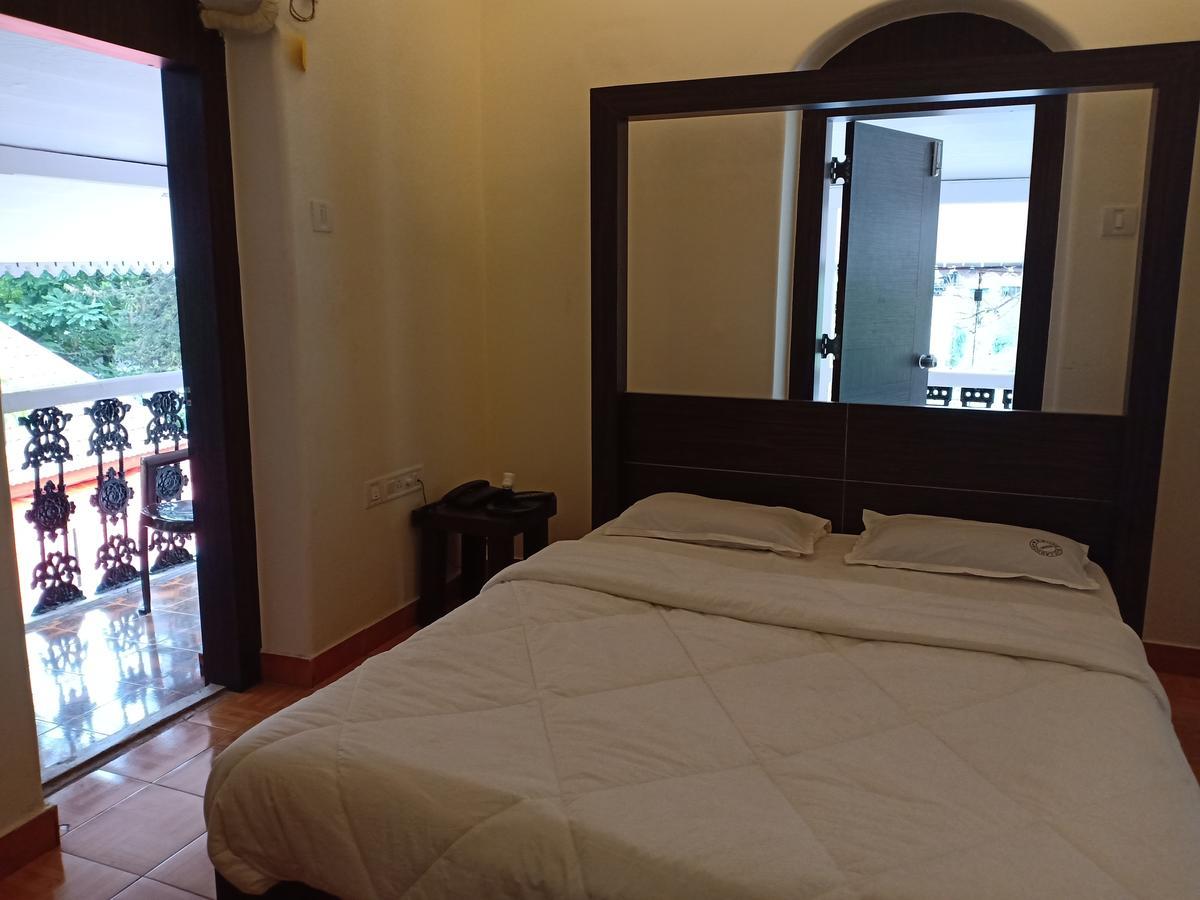 Oyo 11395 Hotel Ritz Heritage Lonavala Exteriör bild