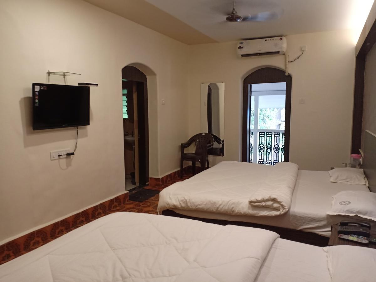 Oyo 11395 Hotel Ritz Heritage Lonavala Exteriör bild