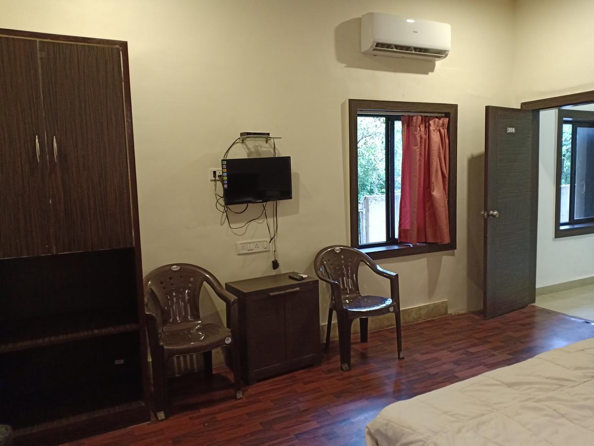 Oyo 11395 Hotel Ritz Heritage Lonavala Exteriör bild